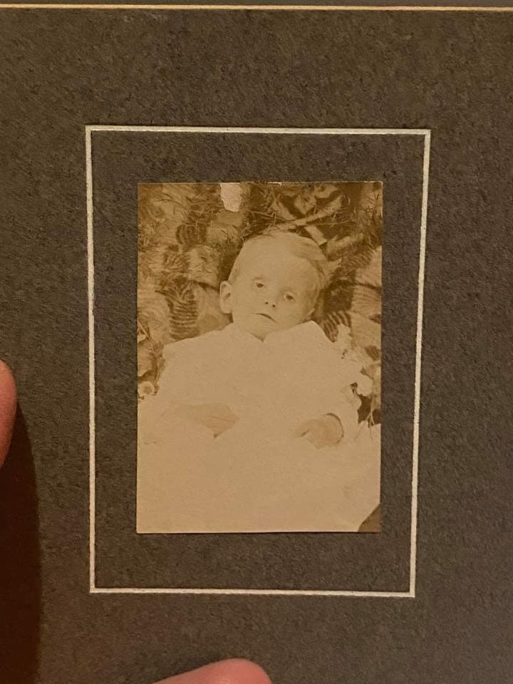 Antique post mortem photo pre mortem young child on death bed early 1900s