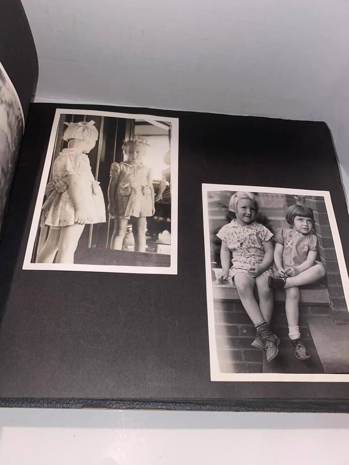 Antique vintage photo album black & white 130 photos snapshots 1940s