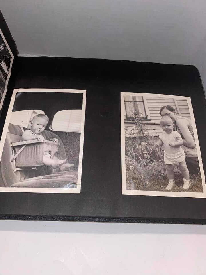 Antique vintage photo album black & white 130 photos snapshots 1940s