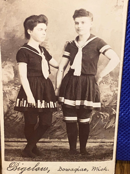Antique cdv photo ladies display period bathing suit attire Victorian swimsuit fashion 1880-1890