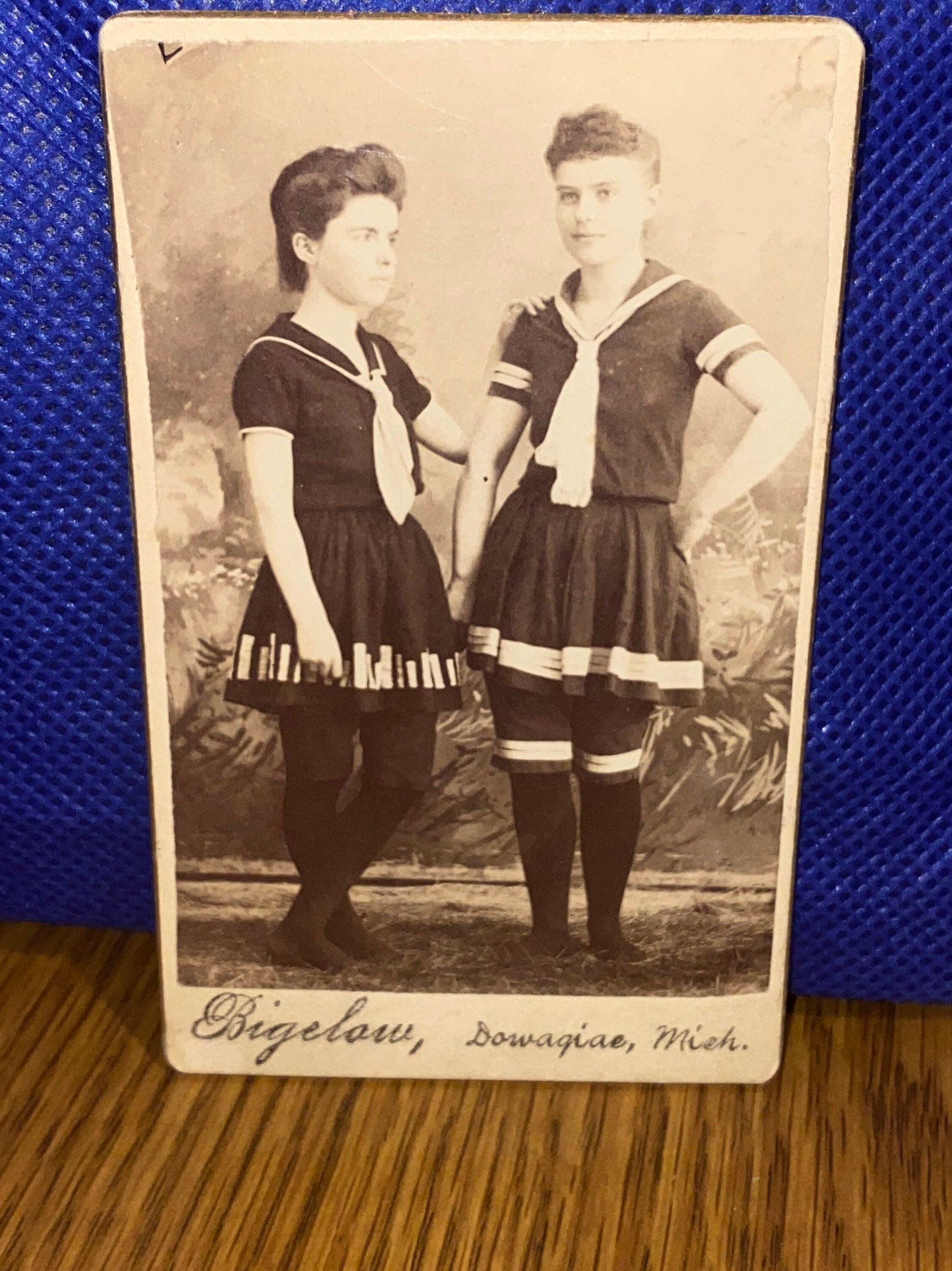 Antique cdv photo ladies display period bathing suit attire Victorian swimsuit fashion 1880-1890