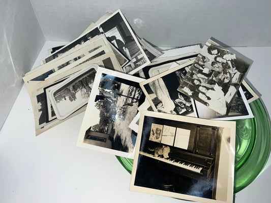 Vintage photography 103 snapshots lot 1920-1940s b&w photos
