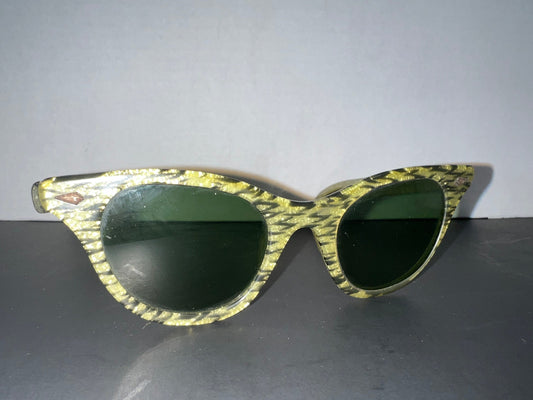 Vintage mid century retro women’s sun glass original 1940-2950s shiny green & stripe Bakelite