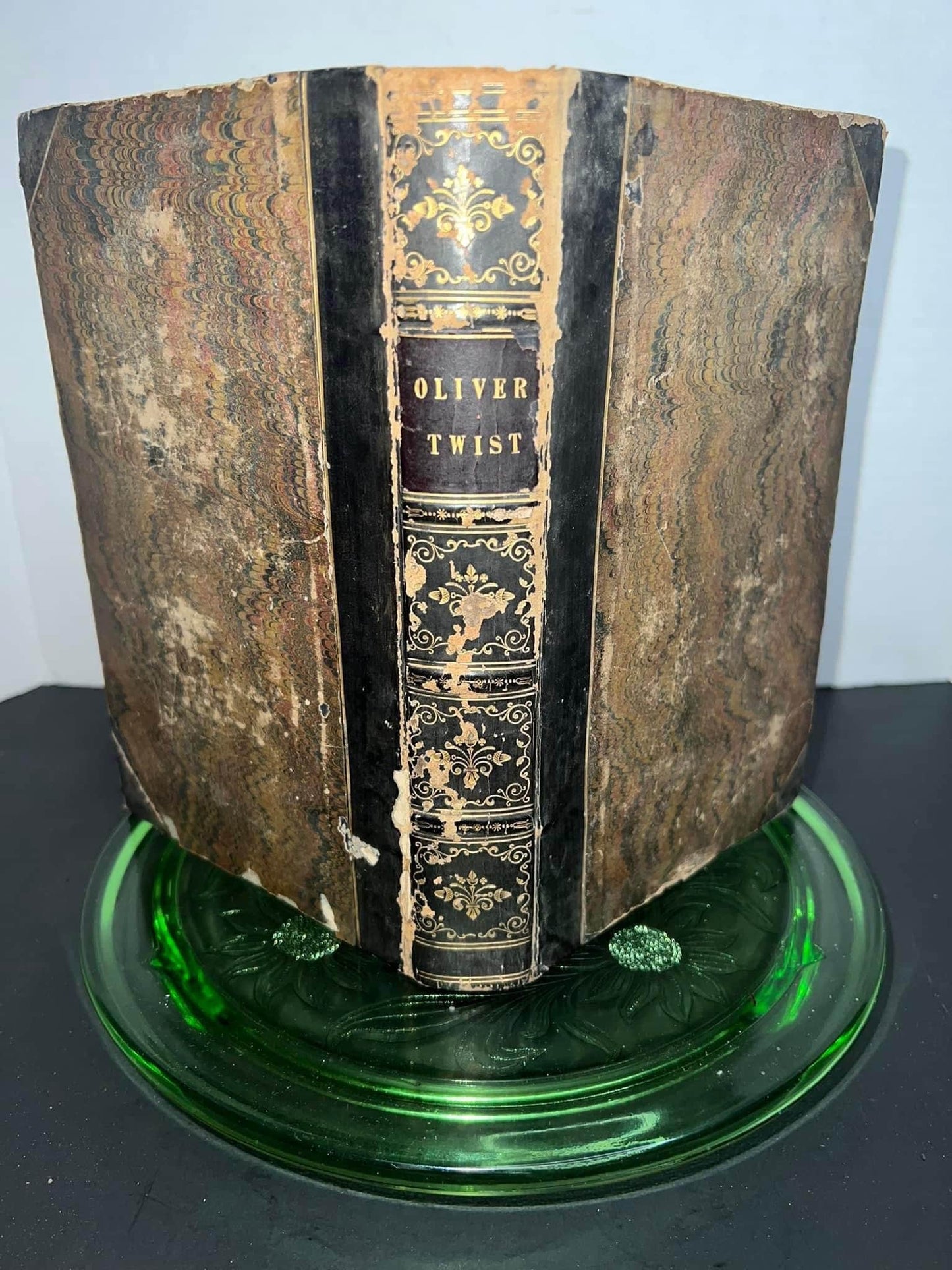 Antique Victorian Oliver Twist or the parish boys progress 1846 Charles dickens early 1st in one volume