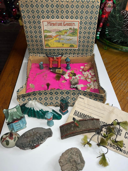 Vintage post war children’s toy Made in Japan late 40s - early 1950s Miniature Japanese garden -