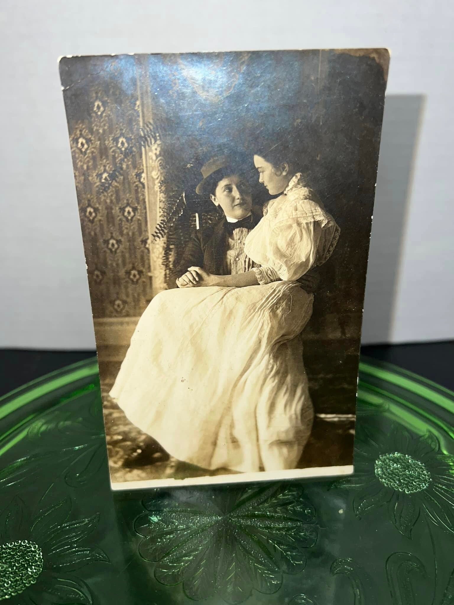 Antique photo rppc 2 affectionate women posing 1900s Mauursville ny